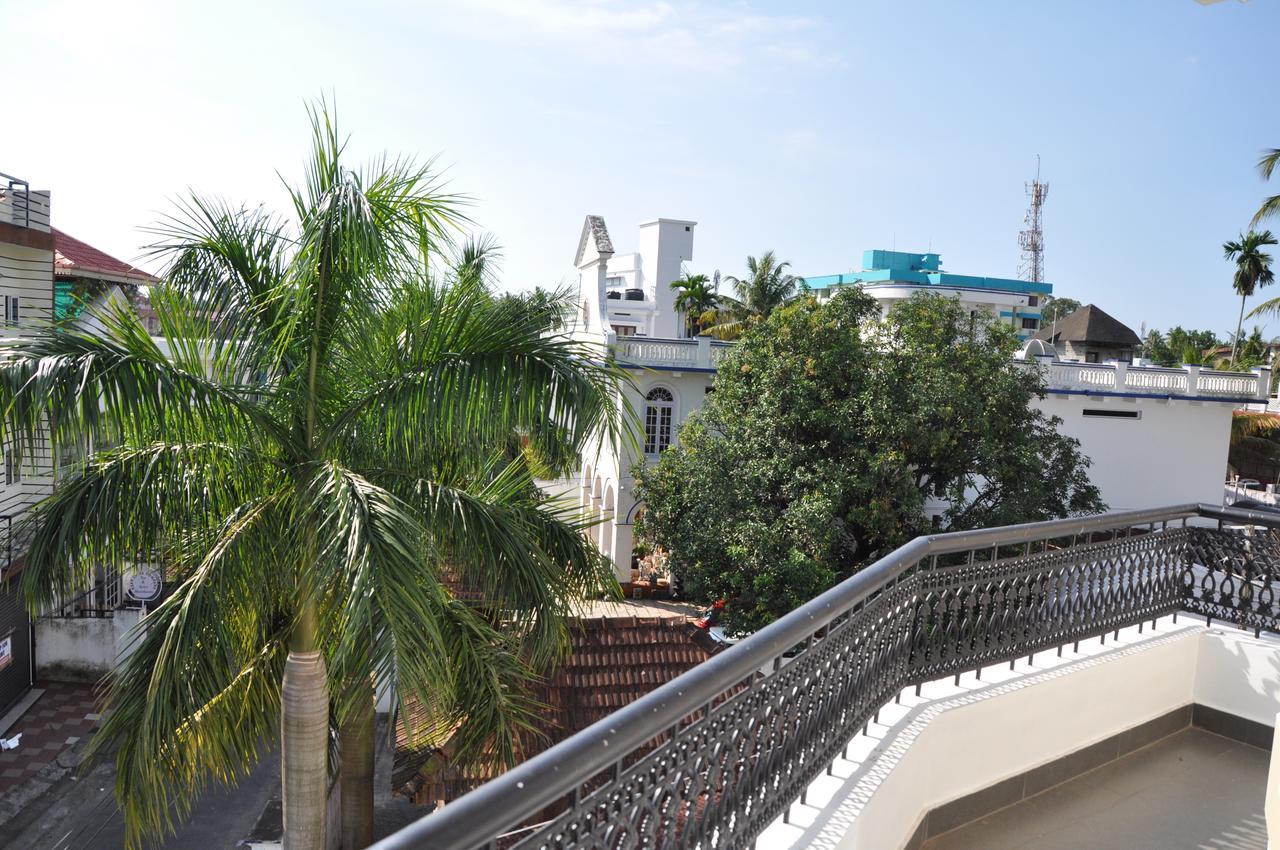 Daffodils Spice Court Hotell Kochi Eksteriør bilde