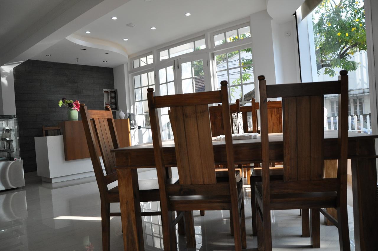 Daffodils Spice Court Hotell Kochi Eksteriør bilde