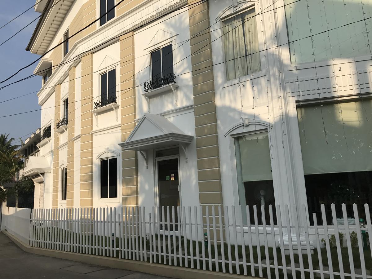 Daffodils Spice Court Hotell Kochi Eksteriør bilde