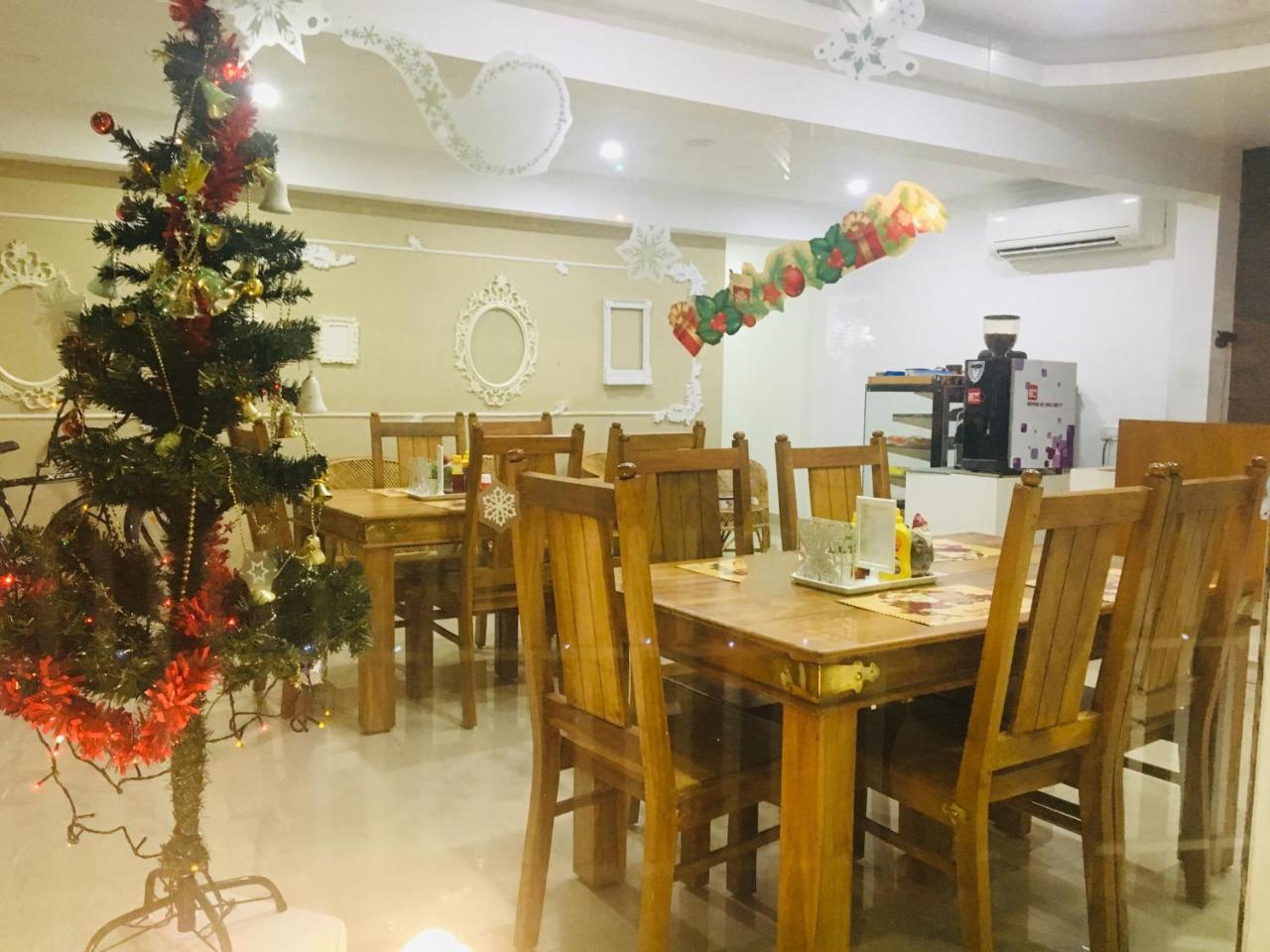 Daffodils Spice Court Hotell Kochi Eksteriør bilde